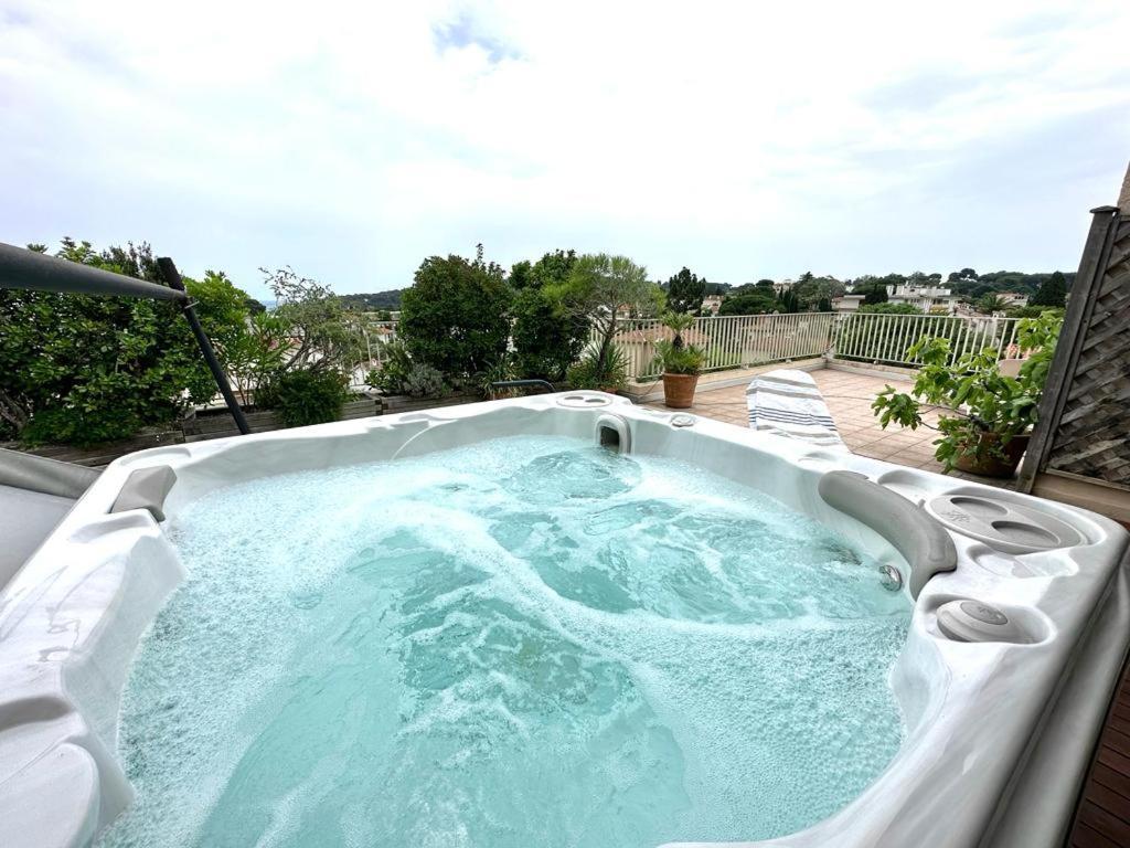 Apartament Panoramic Sea View Penthouse With Jacuzzi And 450 Sqm Terrace Antibes Zewnętrze zdjęcie